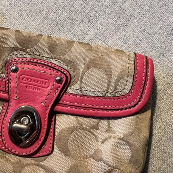 Coach Signature C Jacquard Wristlet with Pink Leather Trim - Picture 8 of 12